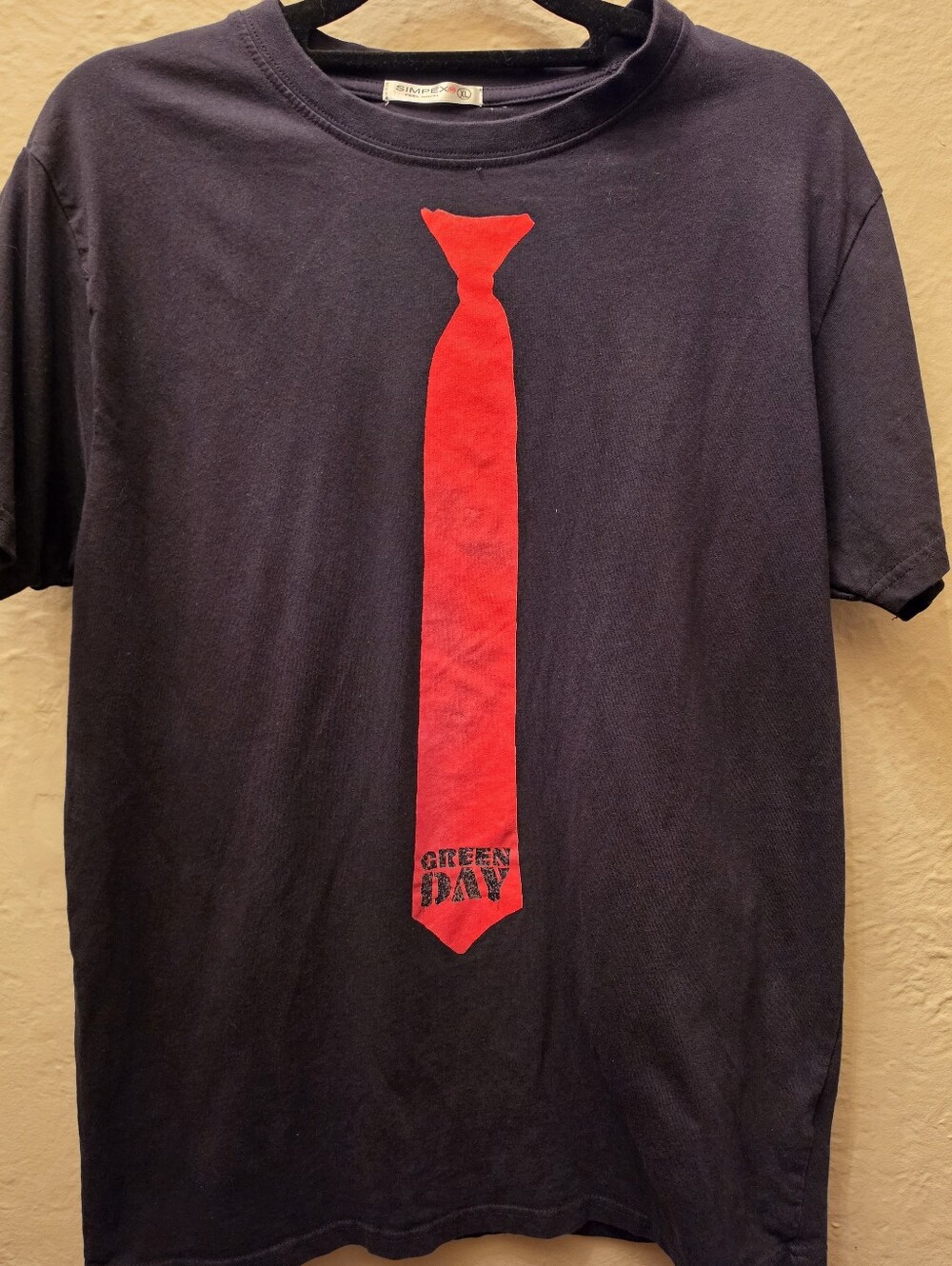 Official Green Day American Idiot Red Tie Graphic Band Tee XL Punk Rock Pop Punk